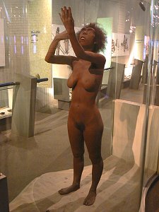 Unbehaarte Neandertaler-Frau
