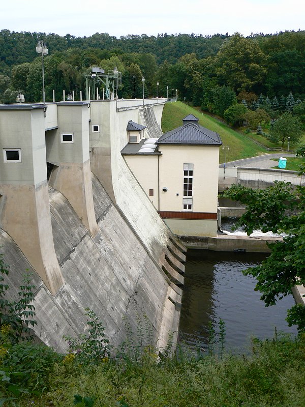 Staudamm des Wasserkraftwerks Burgkhammer